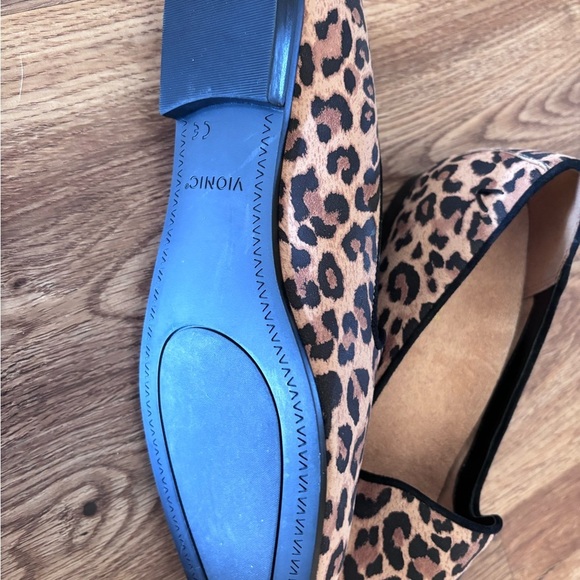 Vionic Leopard Print Women's Shoes Sz 7 - Picture 3 of 4